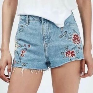 Topshop Moto Mom Floral Embroidered Jean Shorts, Size 4